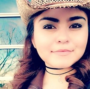 Meet your Posher, Jasmine